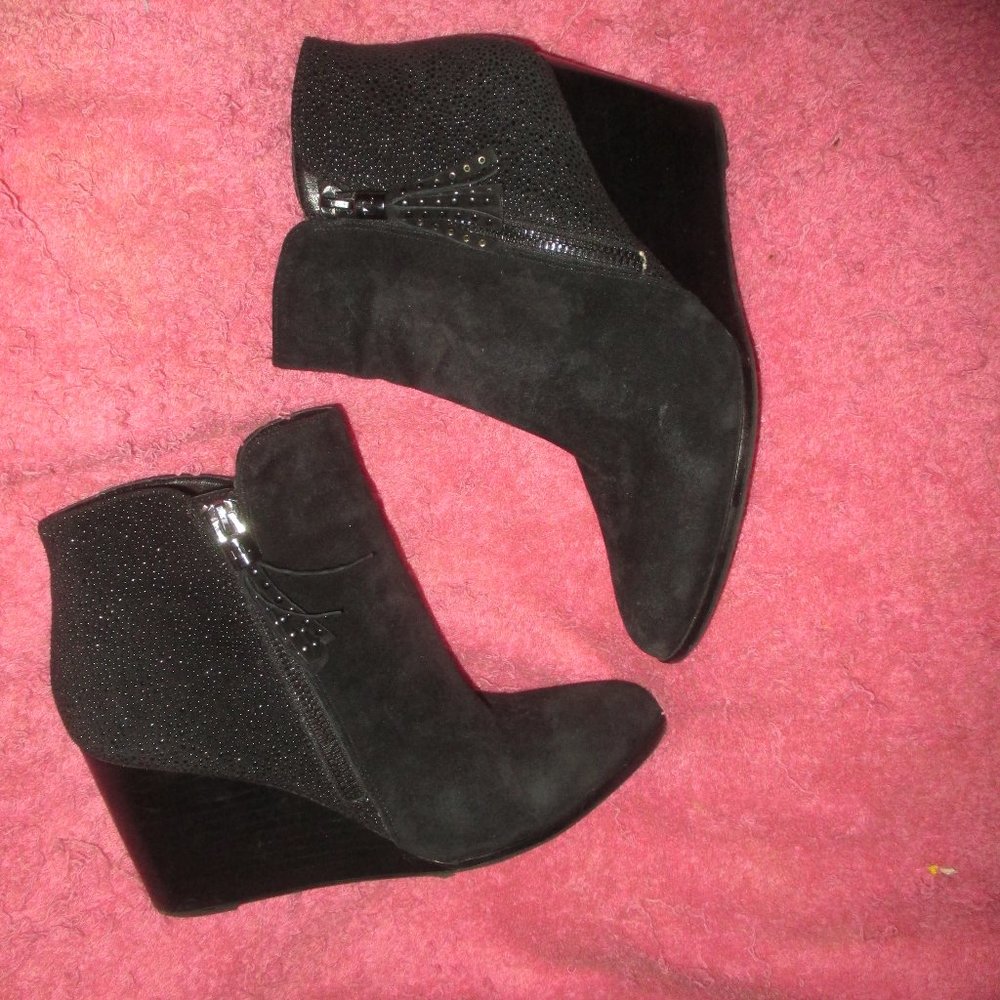 Karl Lagerfeld Black Suede Stingray Leather Julita Ankle Boots Women's Size 9M